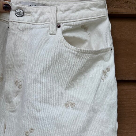Abercrombie & Fitch Womens 90s High-Rise Relaxed Jeans With Cream Floral Embroid - Picture 7 of 13
